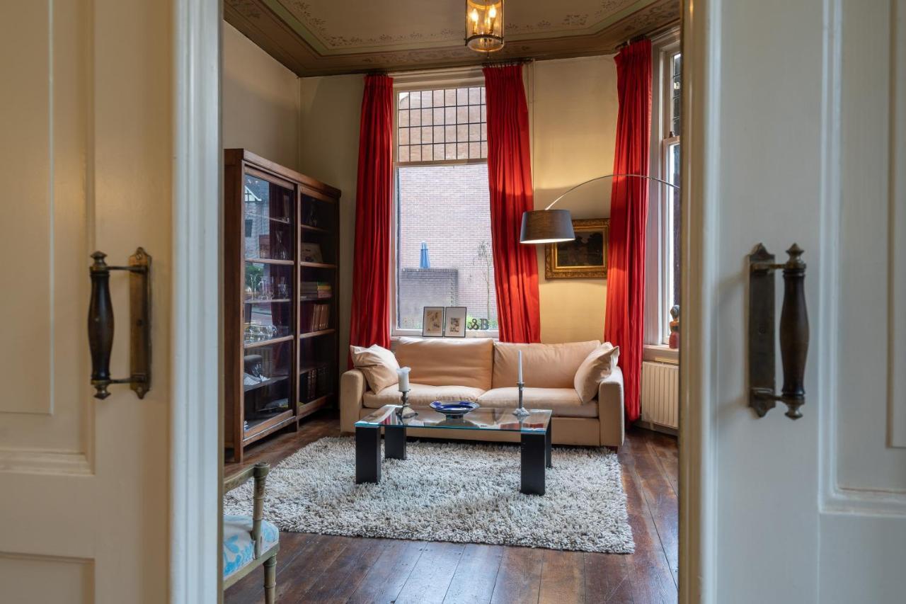 Huis Met De Leeuwenkoppen Дирен Екстериор снимка