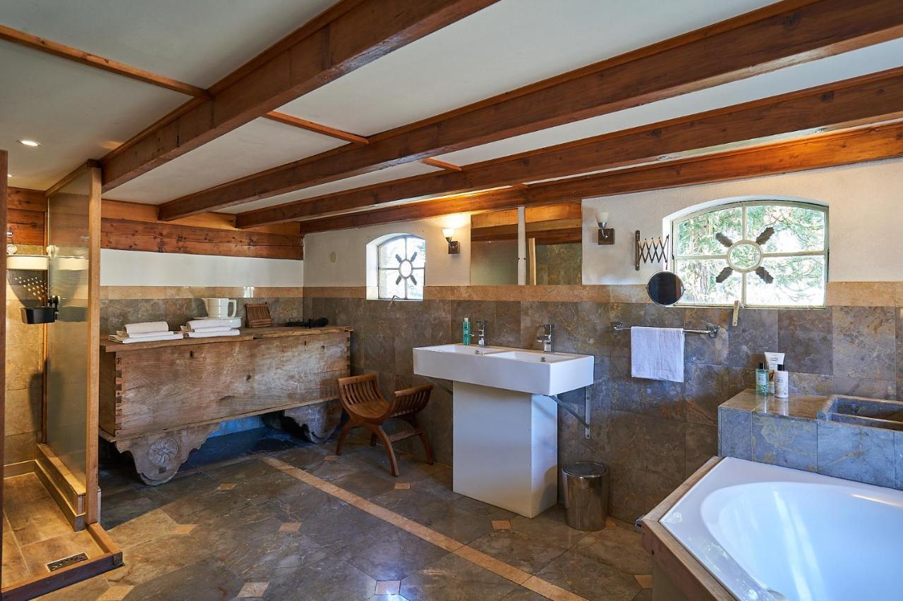 Huis Met De Leeuwenkoppen Дирен Екстериор снимка