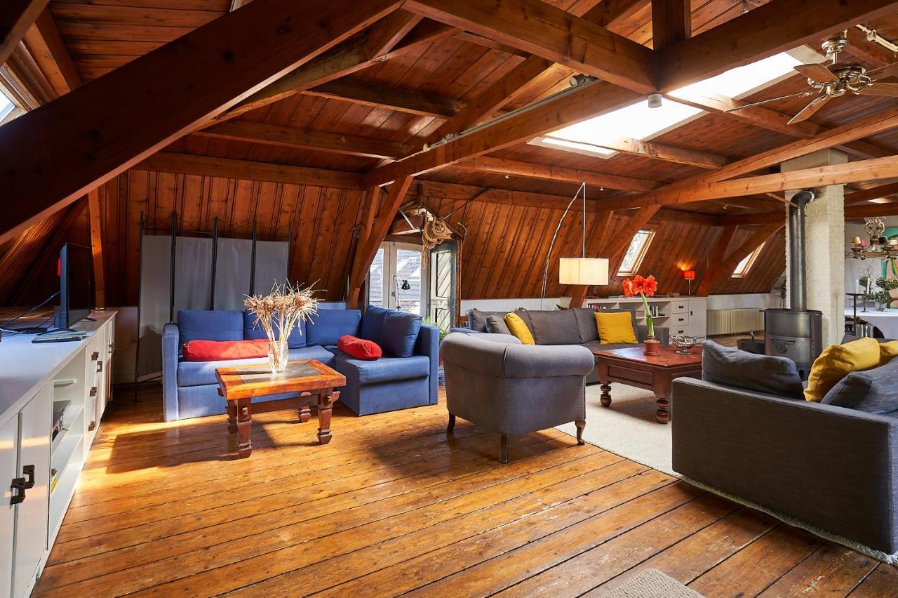 Huis Met De Leeuwenkoppen Дирен Екстериор снимка